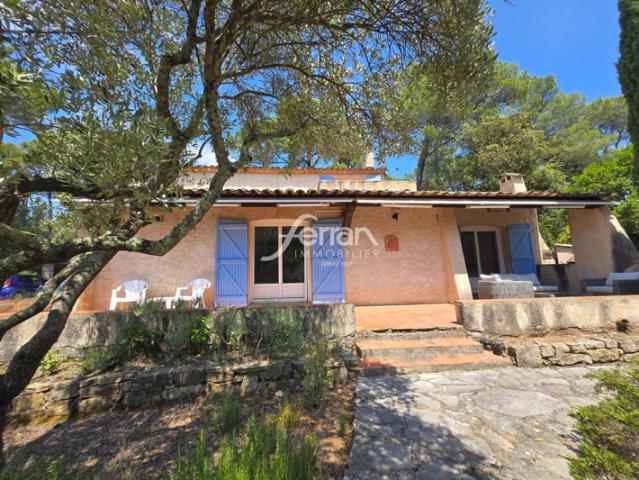 À vendre villa 3 chambres, piscine et terrain 2100m²