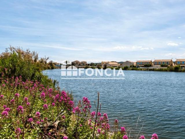 À VENDRE – Villa 3 faces avec vue lac