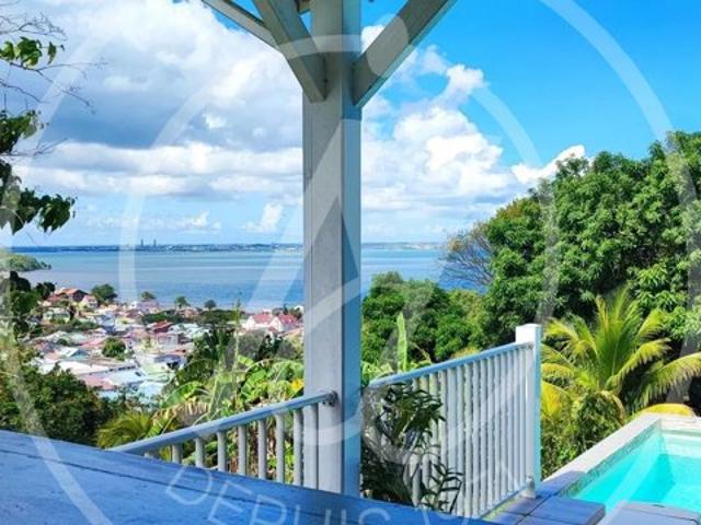 A Vendre VILLA T5 VUE MER 579 000 €PETIT BOURG