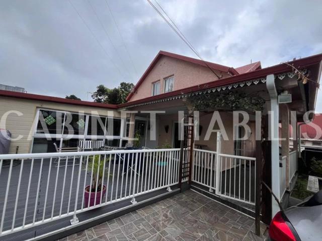A VENDRE MAISON T5 + DEPENDANCE TAMPON 450 000 EUR