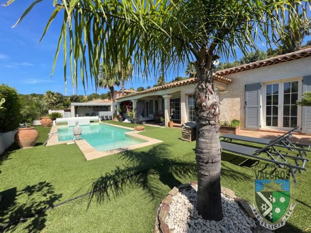 SOUS OFFRE Villa T5 sans vis à vis et de plain pied avec piscin