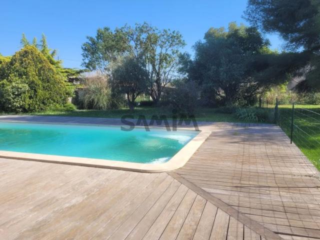 À VENDRE VILLA T8 COMPOSEE DE 2 APPARTEMENTS SUR 1960 M2