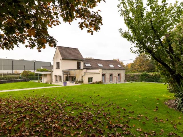 à vendre Villa Vaulx