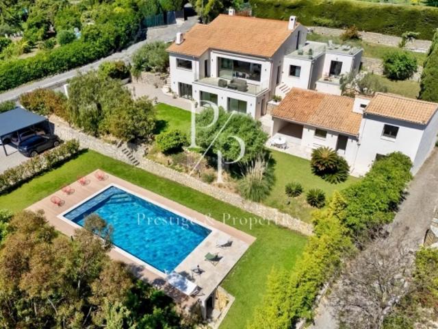 A vendre Villa vue mer 7 chambres avec dépendance Proche commerces