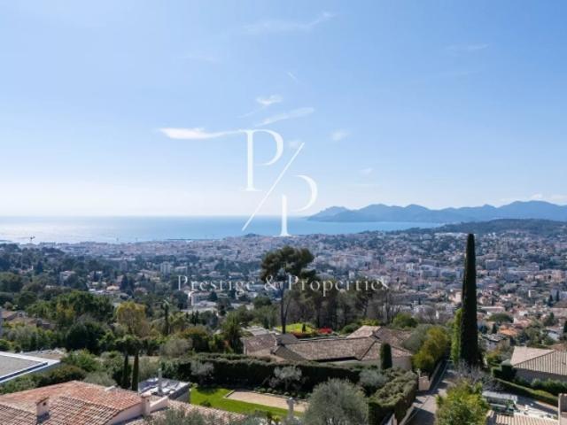 A vendre Villa à rénover Domaine sécurisé Le Cannet Collines