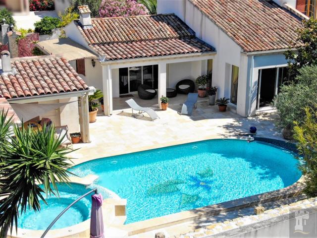 A vendre villa à Sanary sur mer 7 piéces 226m² Sanary sur Mer