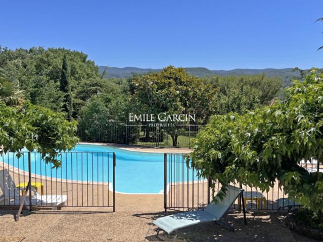 A vendre Villa avec piscine et vue sur le Luberon