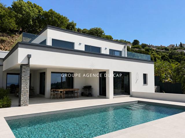 A VENDRE VILLA CONTEMPORAINE VUE MER 5 CHAMBRES PISCINE GRAND GARAGE AUX ISSAMBRES