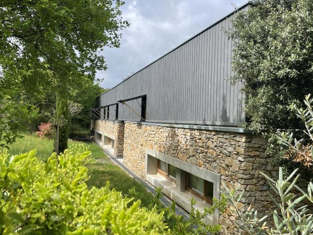 A VENDRE Villa d’Architecte à Ferrière les Verreries dept 34 Un Bijou Contemporain en Pleine Nature