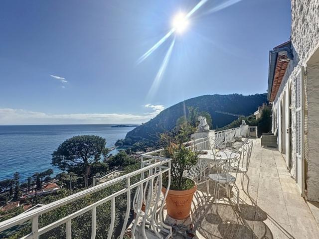 À Vendre – Villa d’Exception à Èze avec Vue Mer