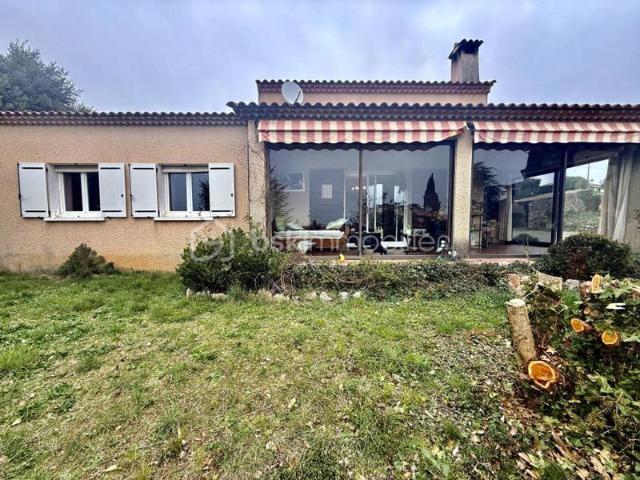 ?À VENDRE VILLA DE 130 M2 + GRANDE VÉRANDA AVEC VUE PANORAMIQUE – GARAGE ET ABRIS DE JARDIN FORT POTENTIEL SUR 1060 M2 DE TERRAIN – VALENSOLE PRIX 305 000 ?