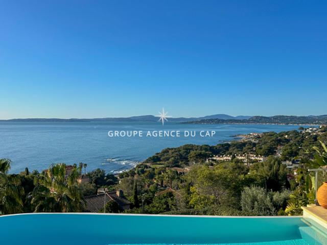 À VENDRE VILLA DE CHARME 5 PIÈCES 150M² 3 CHAMBRES PISCINE 3 GARAGES BOULODROME
