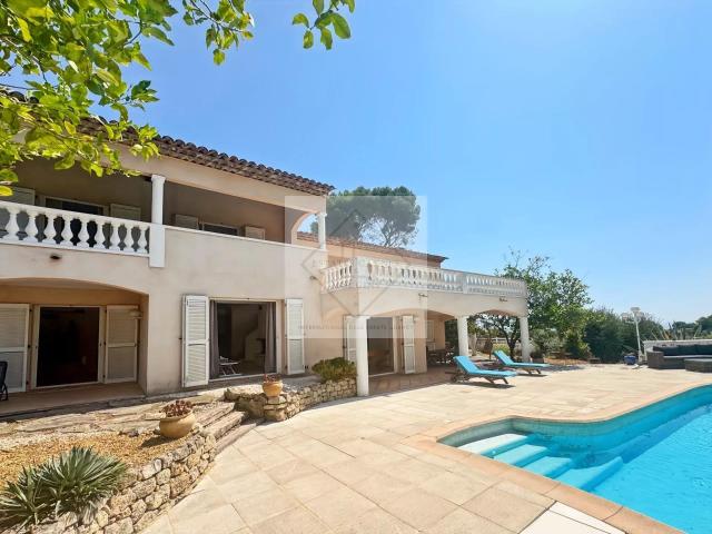 À Vendre – Villa De Charme Vue Mer À Antibes, Calme Absolu 270m² Antibes