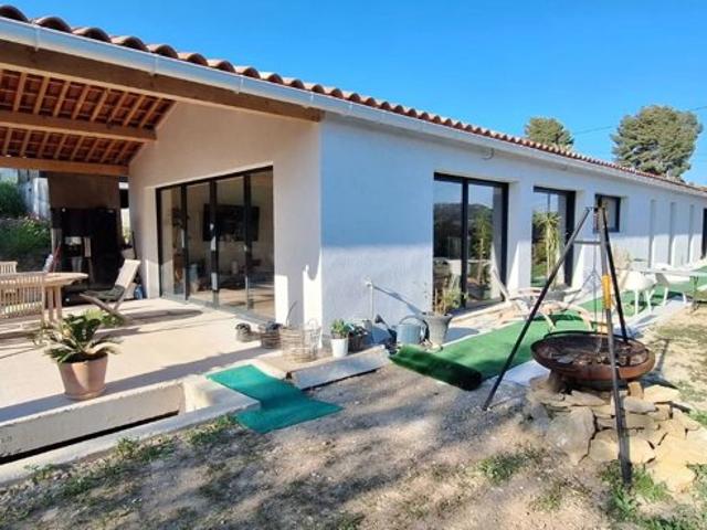 A vendre villa de plain pied la cadière d'Azur