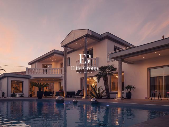 VILLA D'EXCEPTION AVEC VUE MER