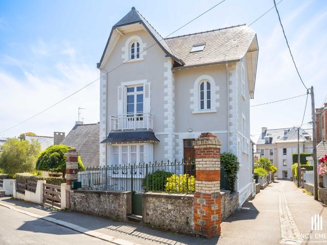 A vendre villa dinardaise 6 pièces hyper centre, entre la plage de l'Ecluse et Saint Enogat