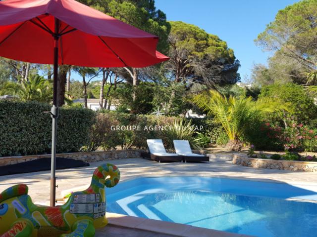 À VENDRE VILLA DOMAINE PRIVÉ MER ET COMMERCES À PIED 3 CHAMBRES PISICINE GARAGE LES ISSAMBRES