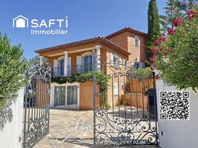A VENDRE VILLA DOMINANTE AUX VOLUMES GÉNÉREUX AVEC PISCINE ET DÉPENDANCE 83370 SAINT AYGULF