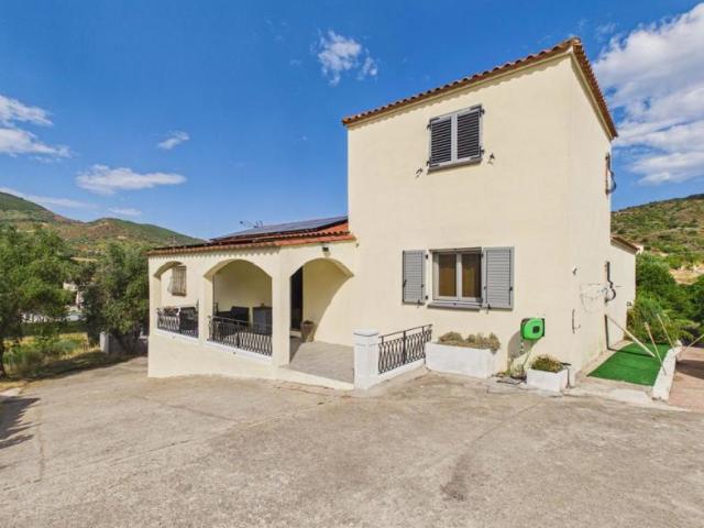 A VENDRE VILLA F5 ET F3 AVEC PISCINE CASTAGNOLA ALATA