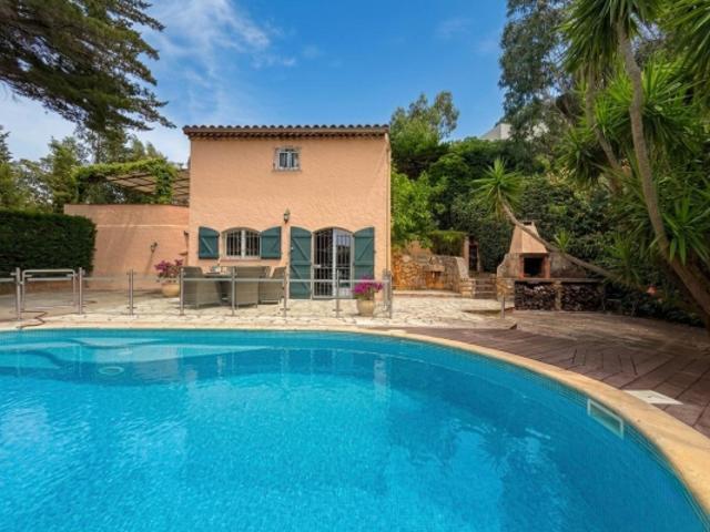A VENDRE VILLA INDIVIDUELLE DE 70 M² AVEC PISCINE SUR LES LES ISSAMBRES