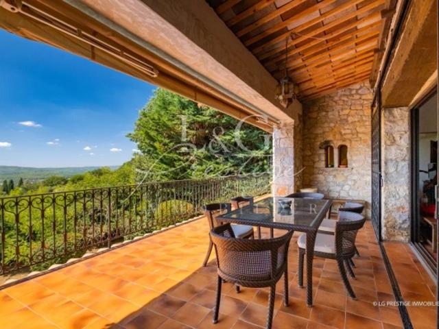 À Vendre Villa Montauroux avec Piscine, 5 Pièces, 111m²