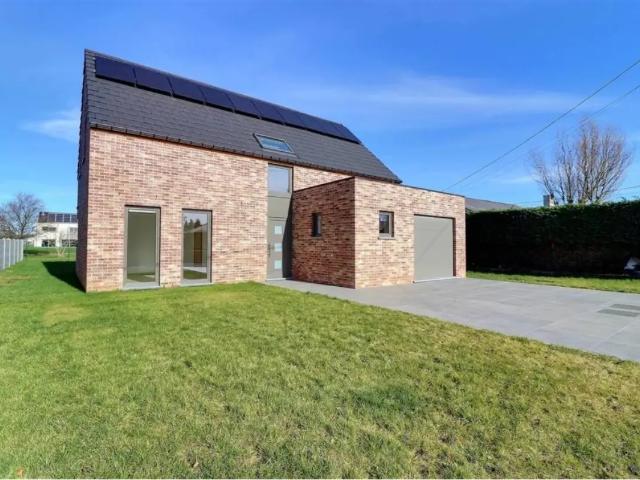 à vendre Villa Nalinnes RUE LUMSONRY