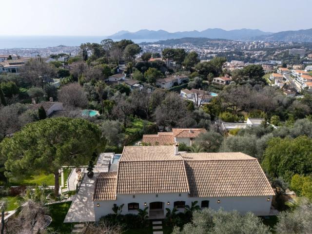 A vendre Villa néo provençale 5 chambres Vue panoramiq. 290m² Cannes