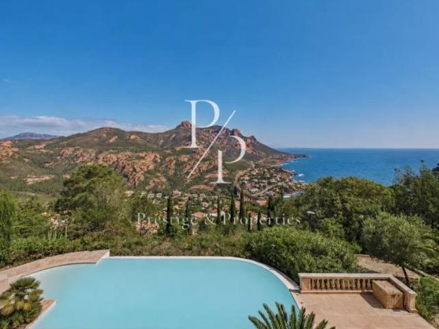 A vendre Villa provençale 7 chambres Vue mer panoramique Domaine fermé Anthéor Saint Raphael