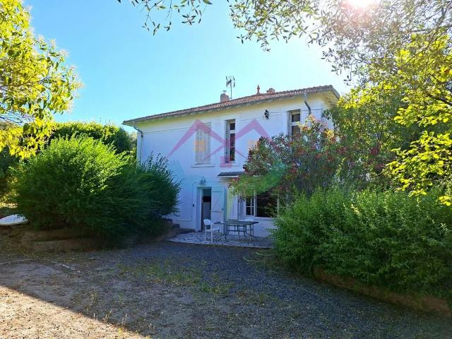 A vendre villa St Raphaël Les Plaines