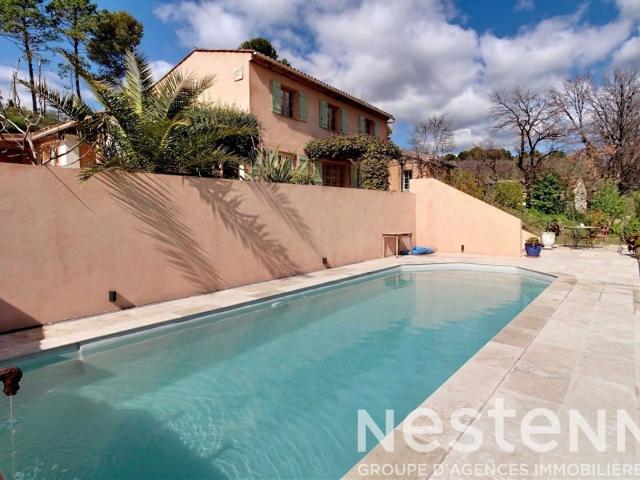 A Vendre ! Villecroze Maison 147 m² avec piscine et superb. 147m² Villecroze