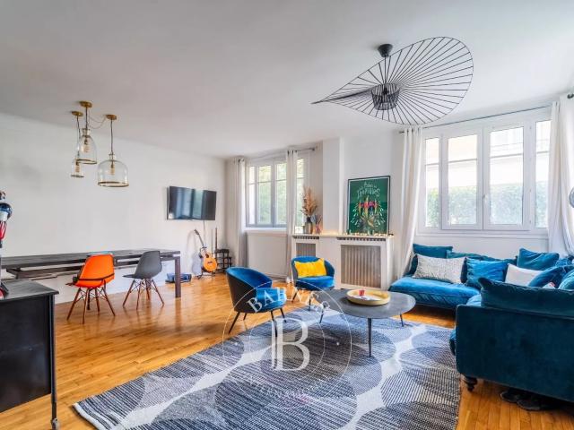 A vendre à Neuilly sur Seine Argenson Rez de terrasse 3/4 chambres
