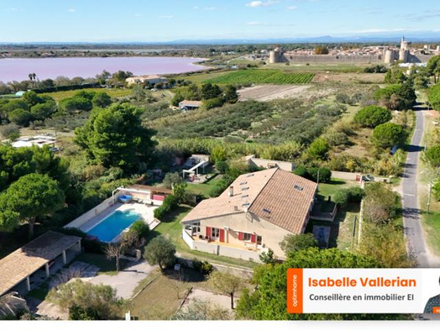 A vendre à Aigues Mortes Gard: Mas avec Piscine et Appartements Locatifs