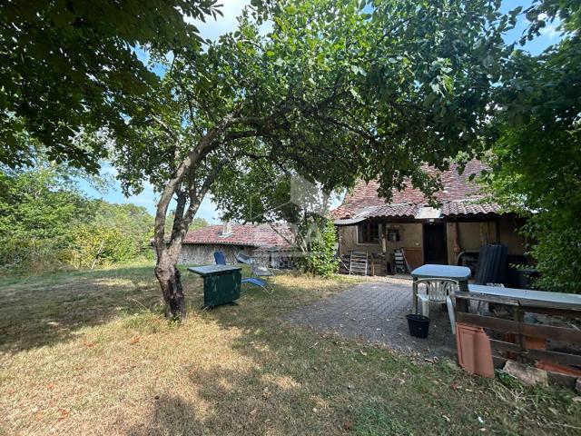 A vendre à Antonne Et Trigonant Maison en pierre à restaurer 89m² Antonne et Trigonant