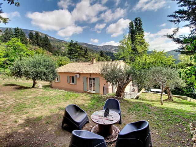 A VENDRE à BARGEMON Maison avec 4 chambres et GARAGE de 60m²