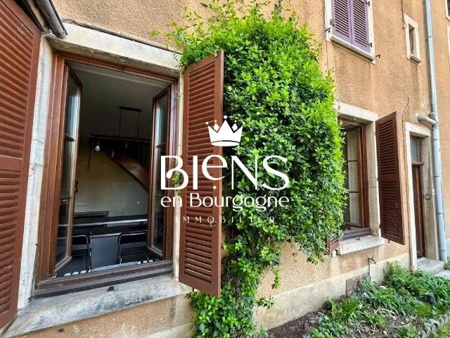 Exclusif A Beaune, pépite de 104m² maison de ville dans une. 104m² Beaune