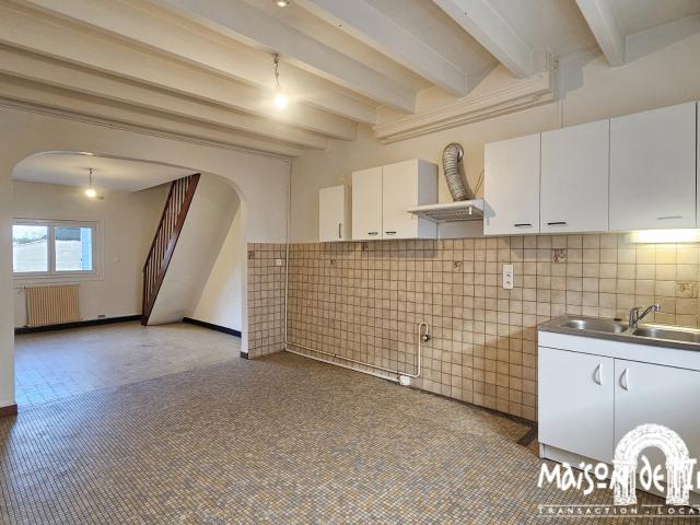A vendre à BOUTIERS ST TROJAN Maison de village 3 chambres 93m2 Jardin, garage et dépendance