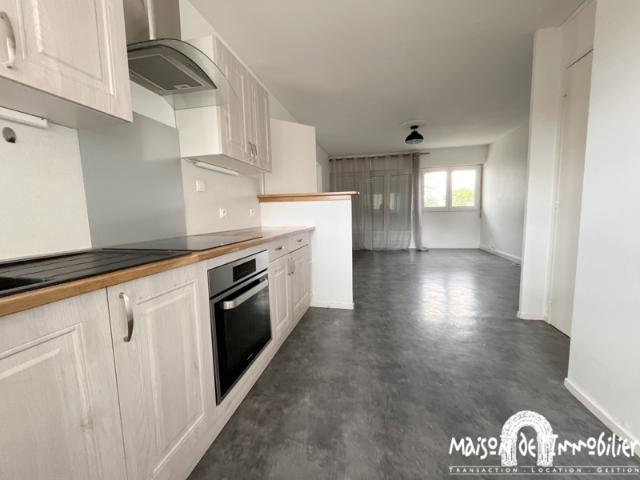 A vendre à COGNAC Appartement 5 pièces 86m2 2 emplacem
