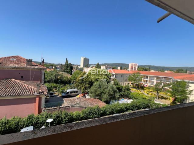 A vendre A Draguignan, proche du centre, appartement T3 de 63