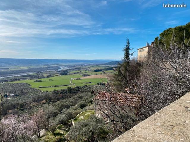 A VENDRE A LURS Maison en pierres avec terrasse et vue panoramique