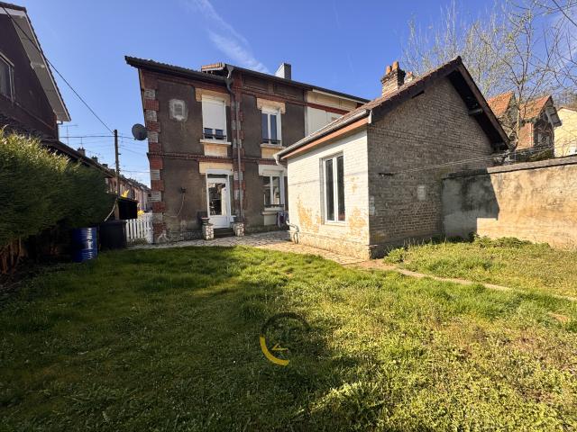 À vendre à Longwy 54: maison jumelée 5 pièces avec 3 chambres