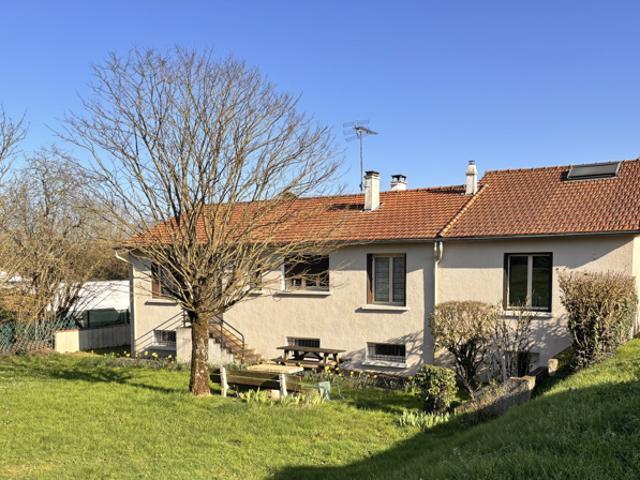 À vendre à SAINT MICHEL LE CLOUCQ: Maison avec 6 pièces