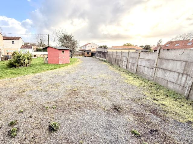 A VENDRE A SAINT AIGNAN DE GRAND LIEU TERRAIN A BATIR DE 418 M2
