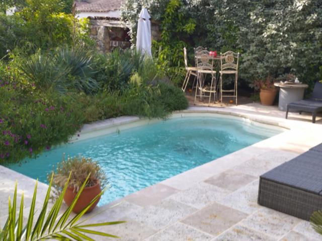 A VENDRE A SIX FOURS MAISON 4 CHAMBRES AVEC PISCINE