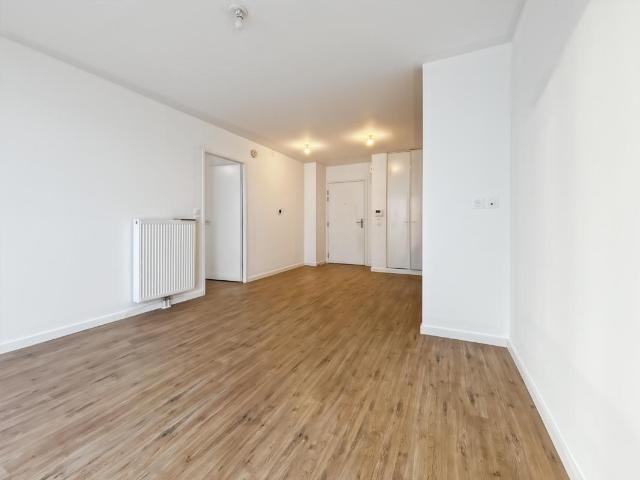 A VENDRE A TOURCOING 2 PIECES AVEC BALCON