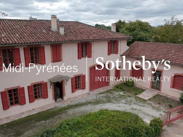 A VENDRE à 15 minutes de Lavaur Très jolie maison à rénover