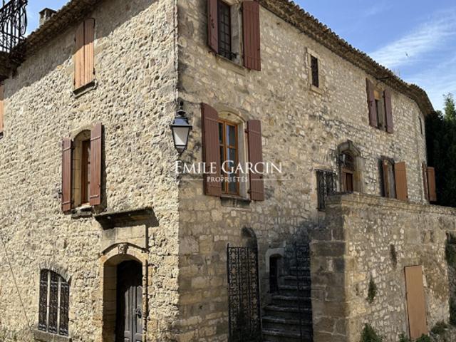 A vendre à 10mn d'Uzès, maison de village du XVIII avec cour et garage