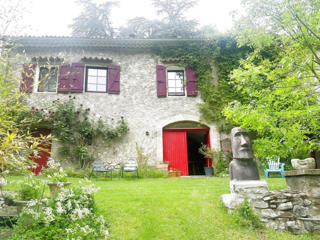 A VENDRE A 20' de SISTERON sur 2376 m2, Maison en pierres et Maison d'hôtes