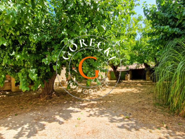 A vendre à 6 km d'Uzès, authentique maison de village avec d