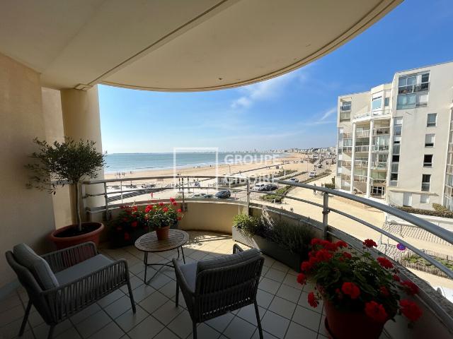 A VENDRE AGENCE GIBOIRE APPARTEMENT VUE MER A PORNICHET PROCHE CENTRE VILLE