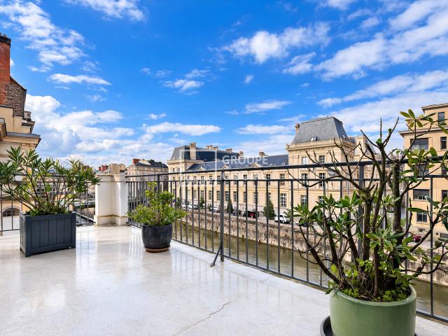 A VENDRE AGENCE GIBOIRE Appartement Rennes Centre Ville de 200m2 et terrasse dans bel immeuble de caractère + garage
